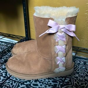 UGG Classic Short Pala Chestnut Corset Pink Ribbon Bow Boot